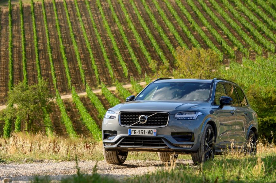  Volvo XC90 B5 R-Design 2019 года  (WW) (фото 7 из 16)